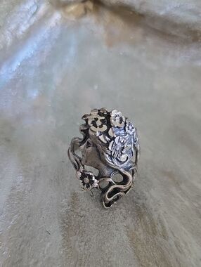 Art Nouveau Silver Floral Woman Ring